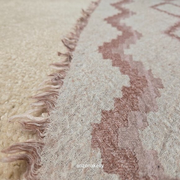 Wilfred Faroe Merino Wool Triangle Scarf Pinkish Taupe Aritzia - Picture 5 of 12